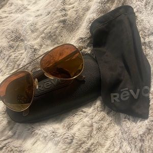 Revo Sunglasses Raconteur: Polarized filters UV, Metal Aviator Frame